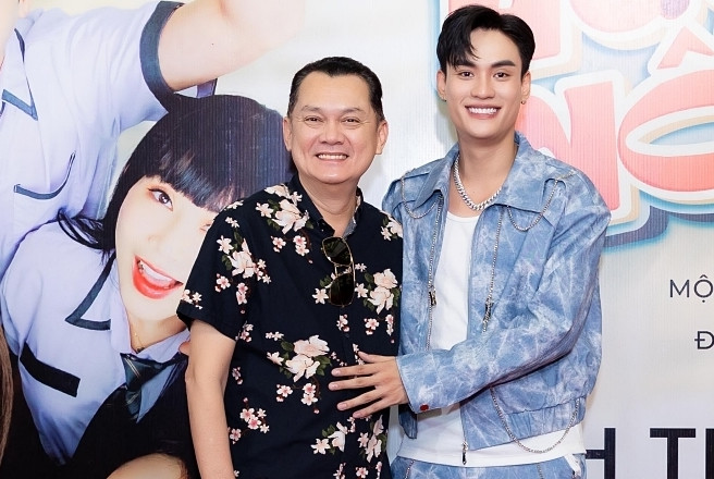 NSƯT Hữu Châu và diễn viên Đại An tới ủng hộ vợ chồng Gino Tống. Nam nghệ sĩ gạo cội cũng góp mặt trong Học đường nổi loạn.