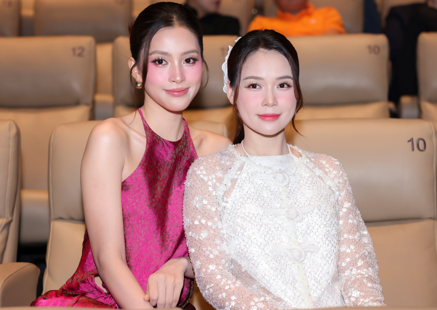 Tiểu Vy và Sam trong sự kiện. Tiểu Vy và Sam trong sự kiện.