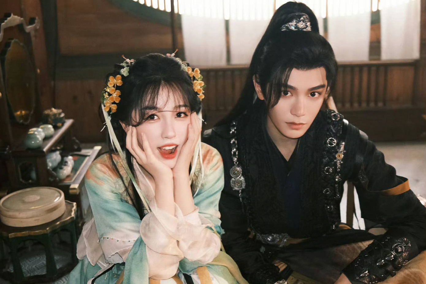 Cặp đôi Ngu Thư Hân và Đinh Vũ Hề được khen ngợi vì đẹp đôi, diễn xuất ăn ý.