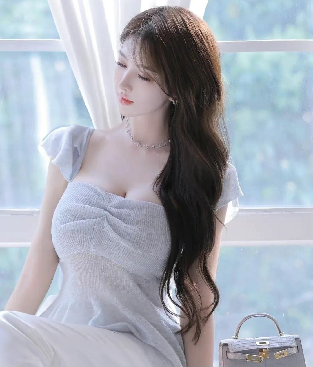 Diệp Kha bị chồng cũ và một người quen lên tiếng tố cáo về quá khứ đào mỏ, săn đón những người đàn ông giàu có. Diệp Kha bị chồng cũ và một người quen lên tiếng tố cáo về quá khứ đào mỏ, săn đón những người đàn ông giàu có.