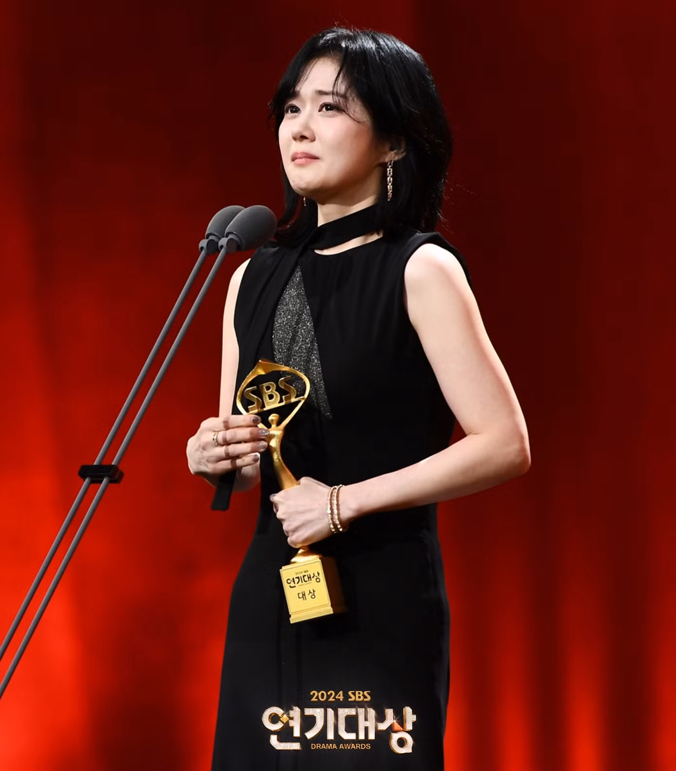 Jang Nara lập kỷ lục hiếm có khi nhận được giải Daesang diễn xuất và âm nhạc.