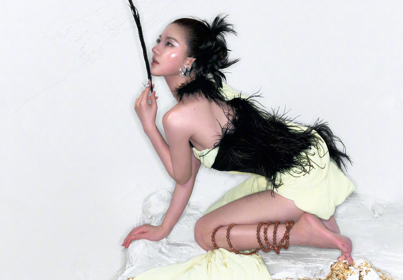 Triệu Lộ Tư với các tư thế chụp ảnh không được đánh giá cao. Triệu Lộ Tư với các tư thế chụp ảnh không được đánh giá cao.