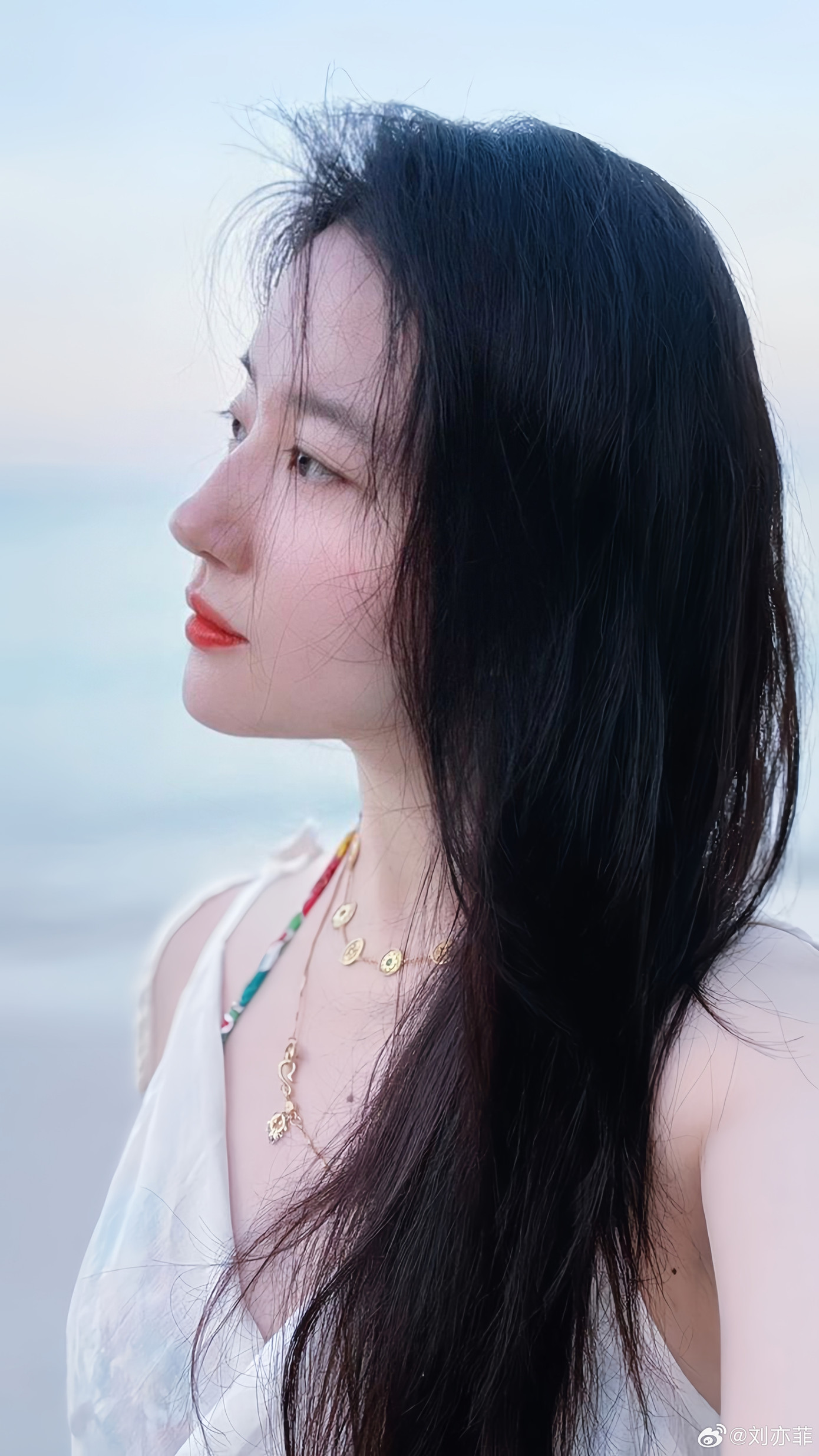 Tại Trung Quốc, Lưu Diệc Phi là biểu tượng của sắc đẹp tự nhiên. Thậm chí, tên của cô còn trở thành tính từ để chỉ vẻ đẹp nổi bật. Tại Trung Quốc, Lưu Diệc Phi là biểu tượng của sắc đẹp tự nhiên. Thậm chí, tên của cô còn trở thành tính từ để chỉ vẻ đẹp nổi bật.