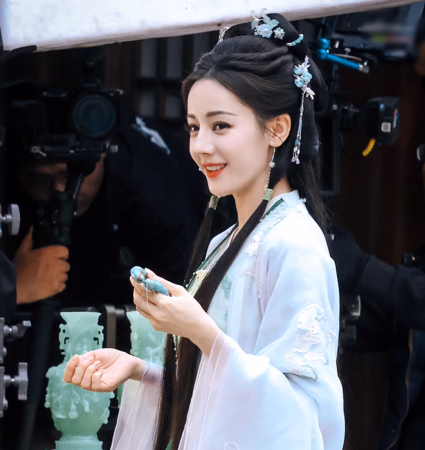 Nếu Mộ Tư Từ có hiệu quả phát sóng kém sẽ ảnh hưởng lớn đến khả năng nhận dự án tốt của Địch Lệ Nhiệt Ba, đặc biệt là khi cô không có khả năng đóng phim chính kịch vì diễn xuất không ấn tượng. Nếu Mộ Tư Từ có hiệu quả phát sóng kém sẽ ảnh hưởng lớn đến khả năng nhận dự án tốt của Địch Lệ Nhiệt Ba, đặc biệt là khi cô không có khả năng đóng phim chính kịch vì diễn xuất không ấn tượng.