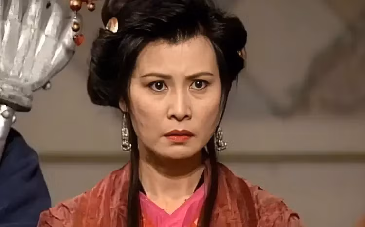 Nữ diễn viên Lý Lệ quen thuộc với khán giả TVB trong hơn 30 năm qua.