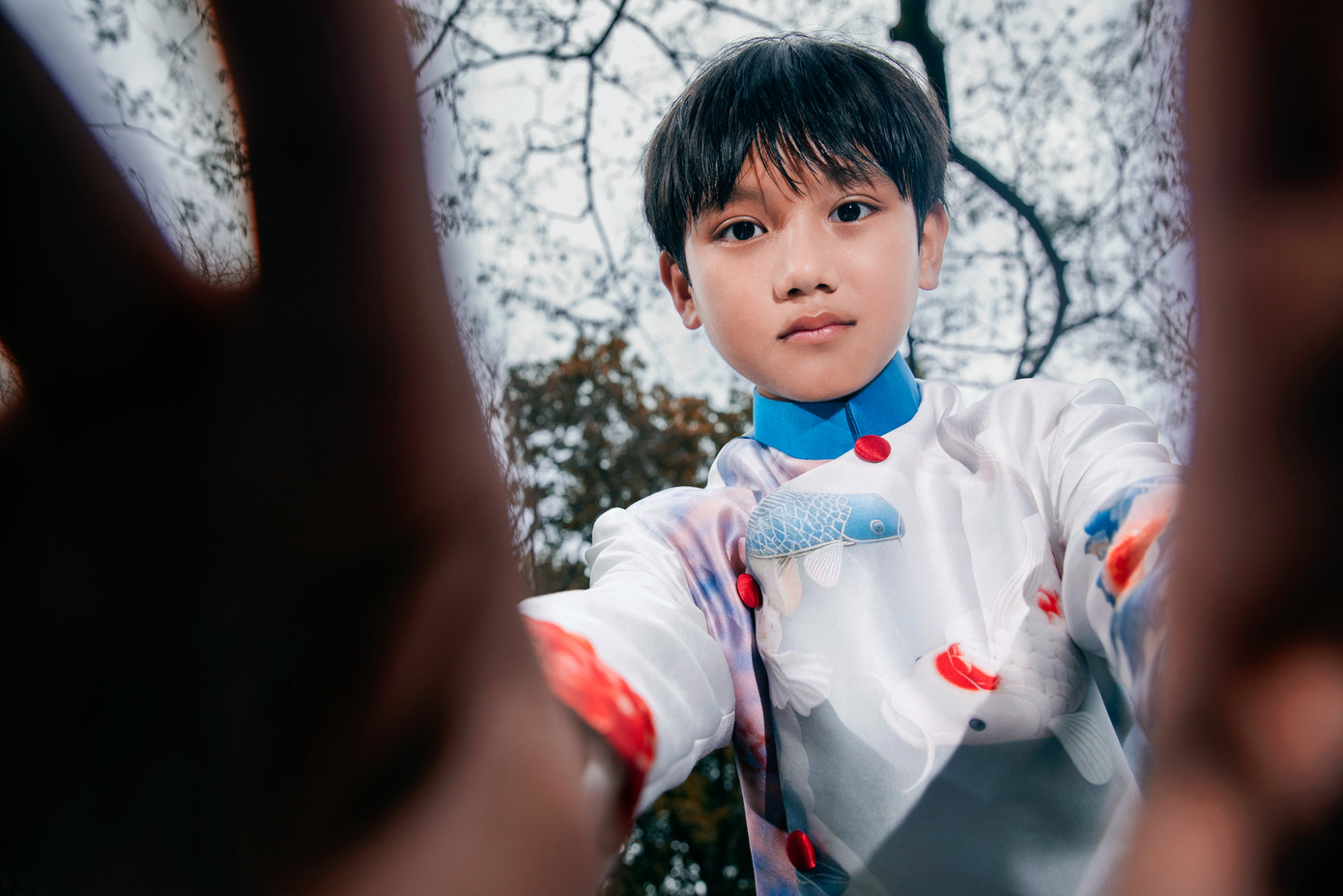 Bảo Phương 7 tuổi có khuôn mặt điển trai, khí chất lạnh lùng, được Xuân Lan đánh giá là có triển vọng trong ngành thời trang.