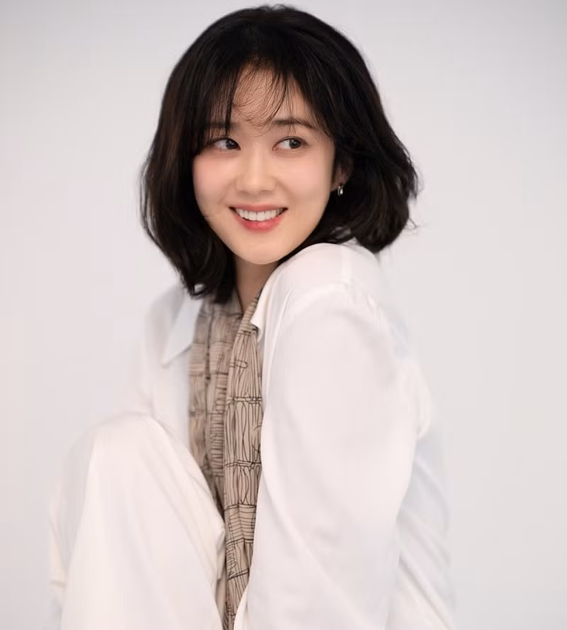 Ở tuổi 43, Jang Nara có cuộc sống viên mãn, sự nghiệp thành công, là "nữ hoảng đảm bảo tỷ suất người xem".