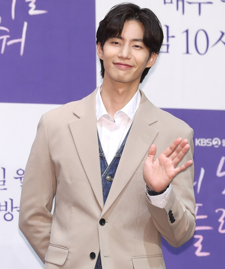 Song Jae Rim có đạt nhiều thành tựu trong vai trò người mẫu. Song Jae Rim có đạt nhiều thành tựu trong vai trò người mẫu.