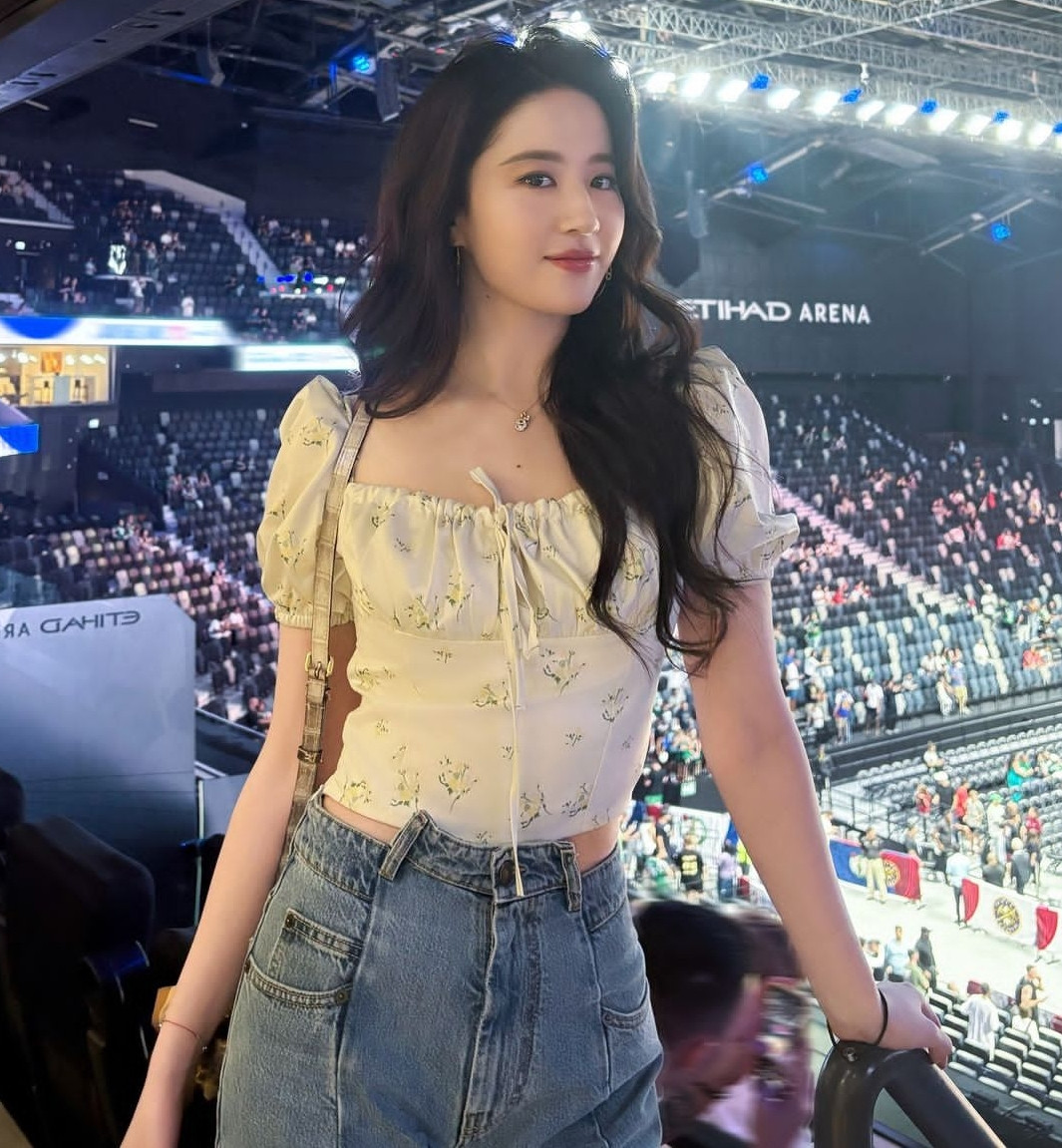 Lưu Diệc Phi tận hưởng cuộc sống sau khi có những thành tích tốt ở mảng truyền hình. Lưu Diệc Phi tận hưởng cuộc sống sau khi có những thành tích tốt ở mảng truyền hình.