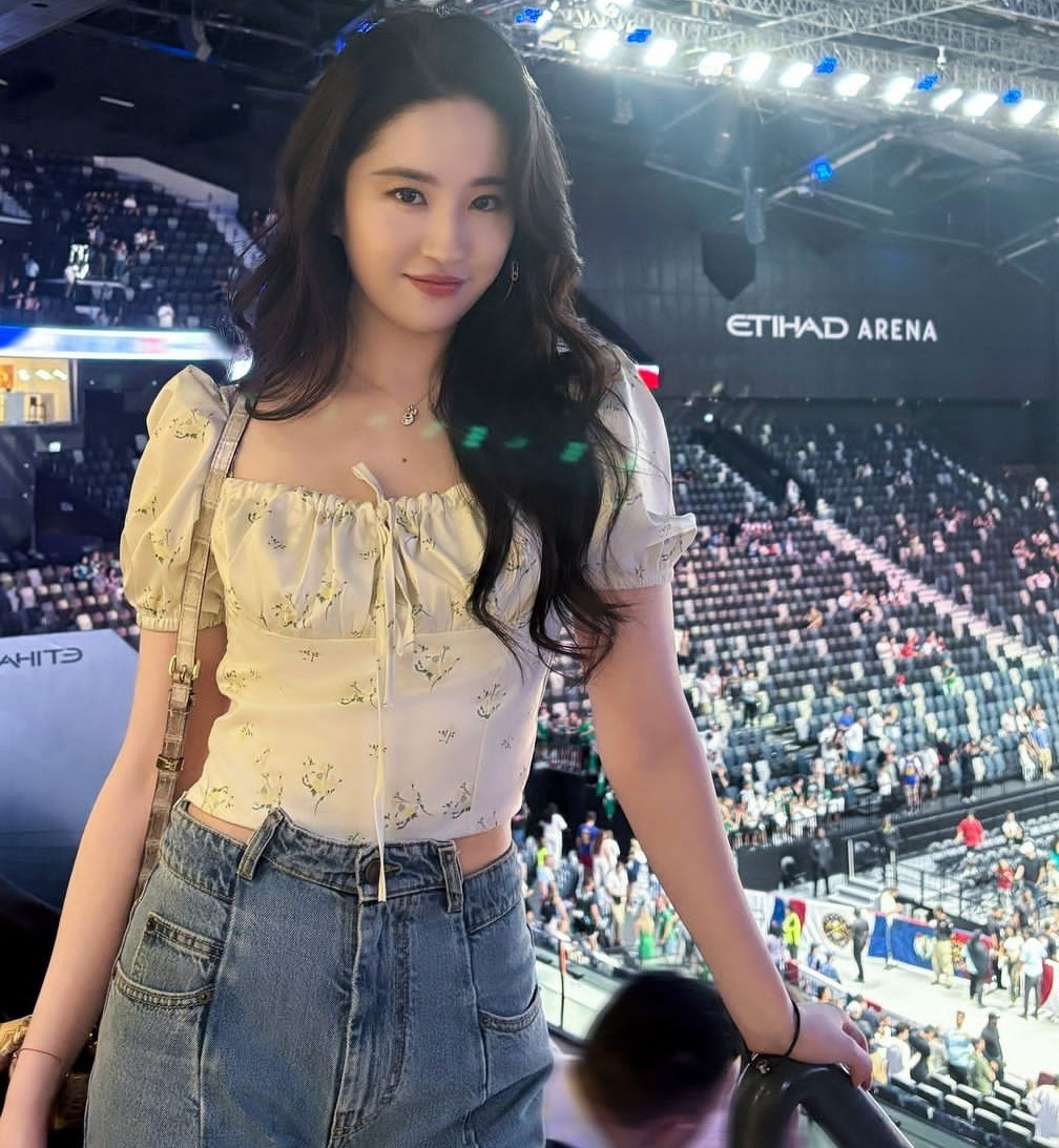 Lưu Diệc Phi tận hưởng cuộc sống sau khi có những thành tích tốt ở mảng truyền hình. Lưu Diệc Phi tận hưởng cuộc sống sau khi có những thành tích tốt ở mảng truyền hình.