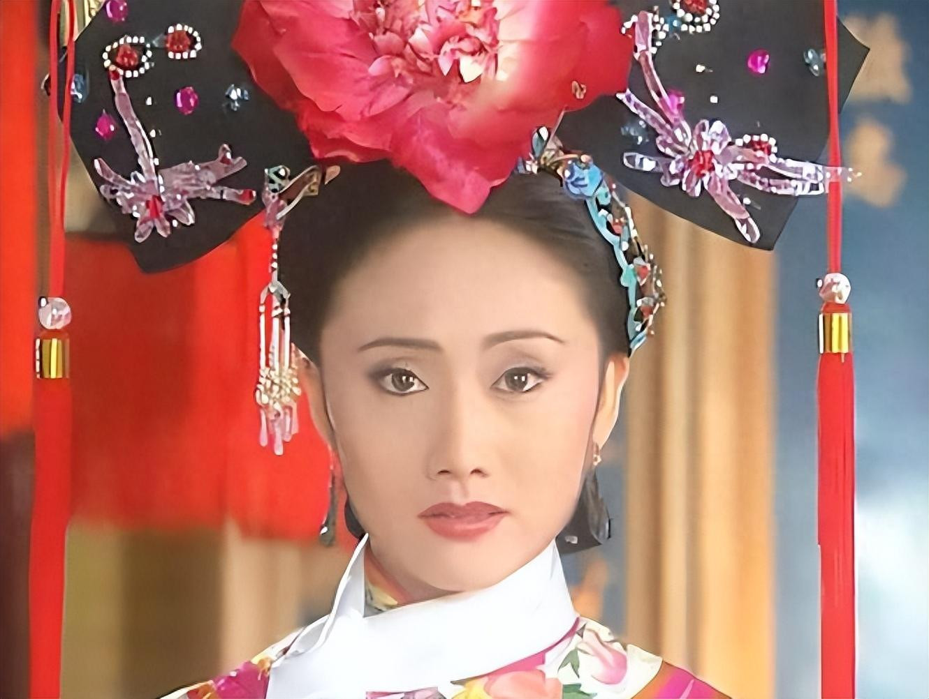 Thực tế, Triệu Lệ Quyên đã bị Quỳnh Dao lừa đóng phim. Thực tế, Triệu Lệ Quyên đã bị Quỳnh Dao lừa đóng phim.