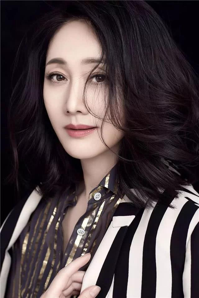 Triệu Lệ Quyên hiện tại vẫn đóng phim nhưng chủ yếu là vai mẹ hoặc dì. Triệu Lệ Quyên hiện tại vẫn đóng phim nhưng chủ yếu là vai mẹ hoặc dì.