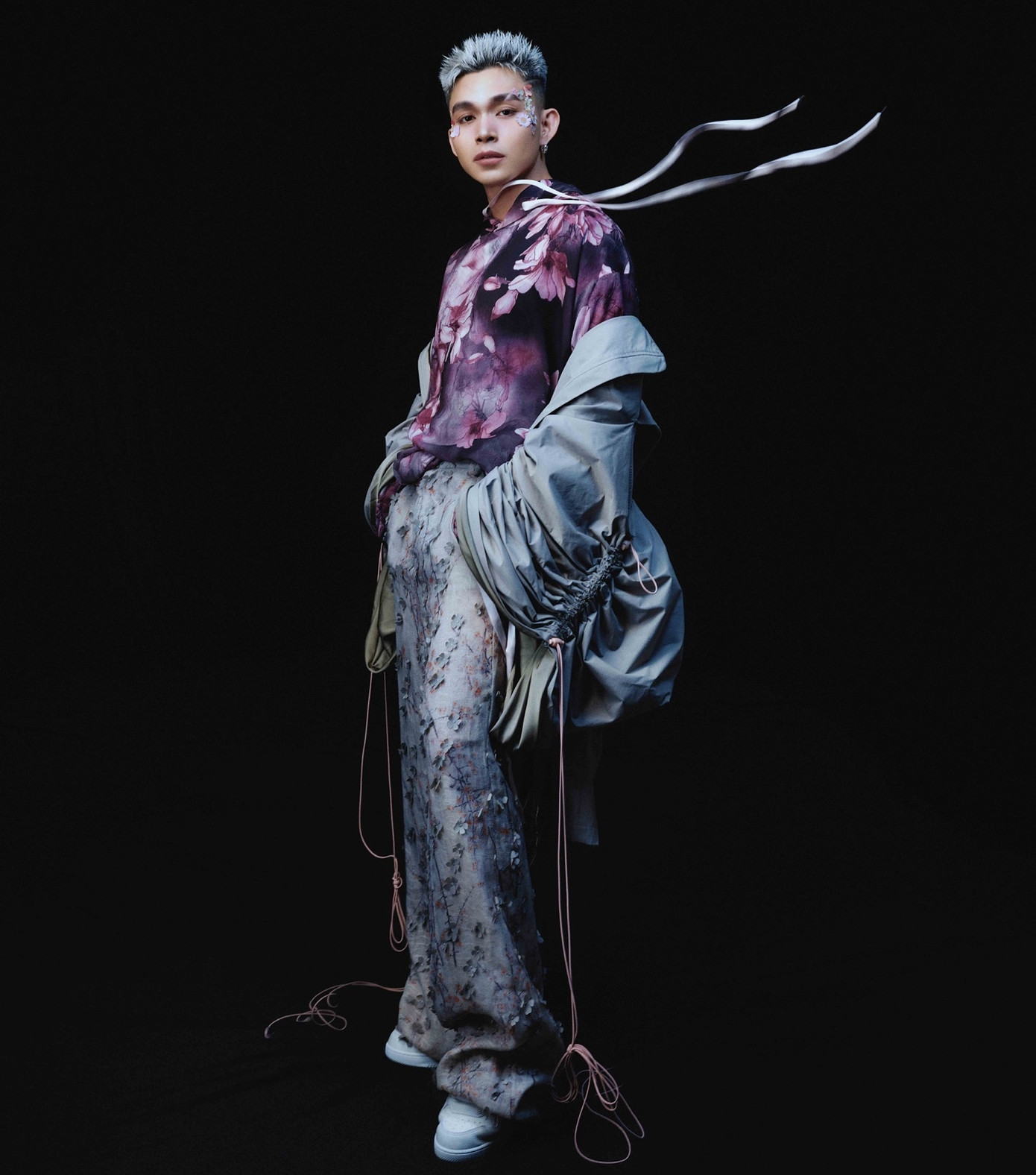 Jun Phạm và S.T Sơn Thạch đã là thành viên cùng nhóm từ nhiều năm trước, có sự ăn ý với nhau.