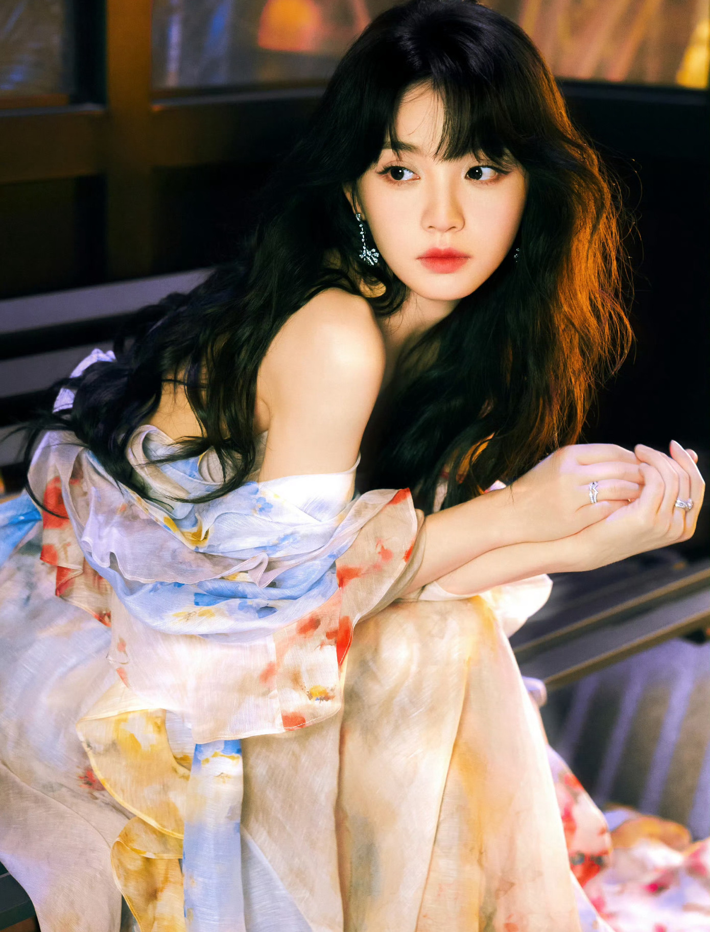 Về phía các diễn viên 9X, gây chú ý nhất là Điền Hi Vi với màn catwalk dễ thương theo đúng chủ đề tự do tự tin của chương trình. Người đẹp sinh năm 1997 đi giày sneaker thoải mái và có màn bắn tim tự nhiên, đáng yêu nhanh chóng trở thành chủ đề nóng trên Weibo và nhận về hàng trăm nghìn lời khen ngợi. Về phía các diễn viên 9X, gây chú ý nhất là Điền Hi Vi với màn catwalk dễ thương theo đúng chủ đề tự do tự tin của chương trình. Người đẹp sinh năm 1997 đi giày sneaker thoải mái và có màn bắn tim tự nhiên, đáng yêu nhanh chóng trở thành chủ đề nóng trên Weibo và nhận về hàng trăm nghìn lời khen ngợi.