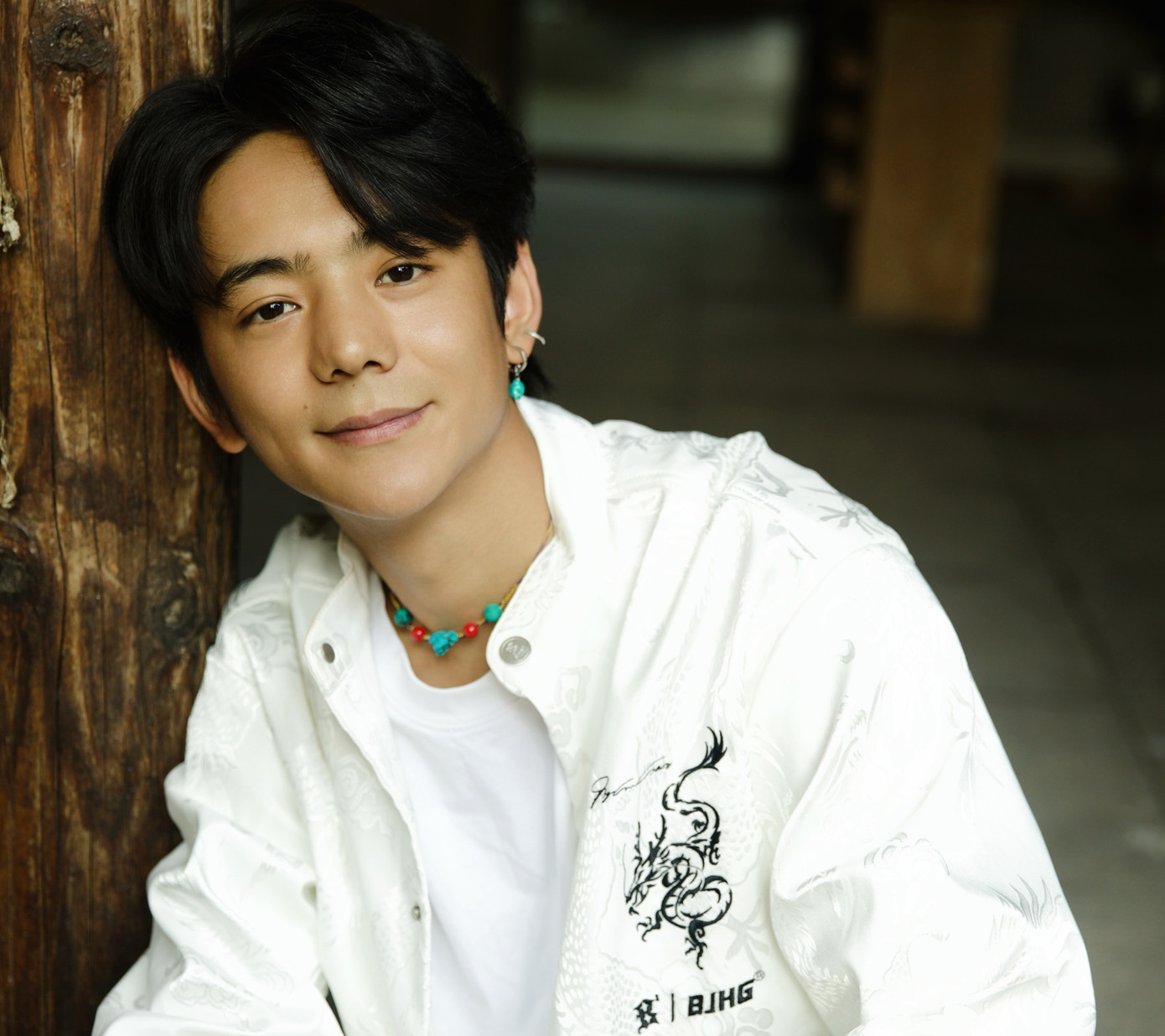 Hình ảnh mới nhất của Đinh Chân - chàng trai chăn bò bỗng nhiên nổi tiếng.