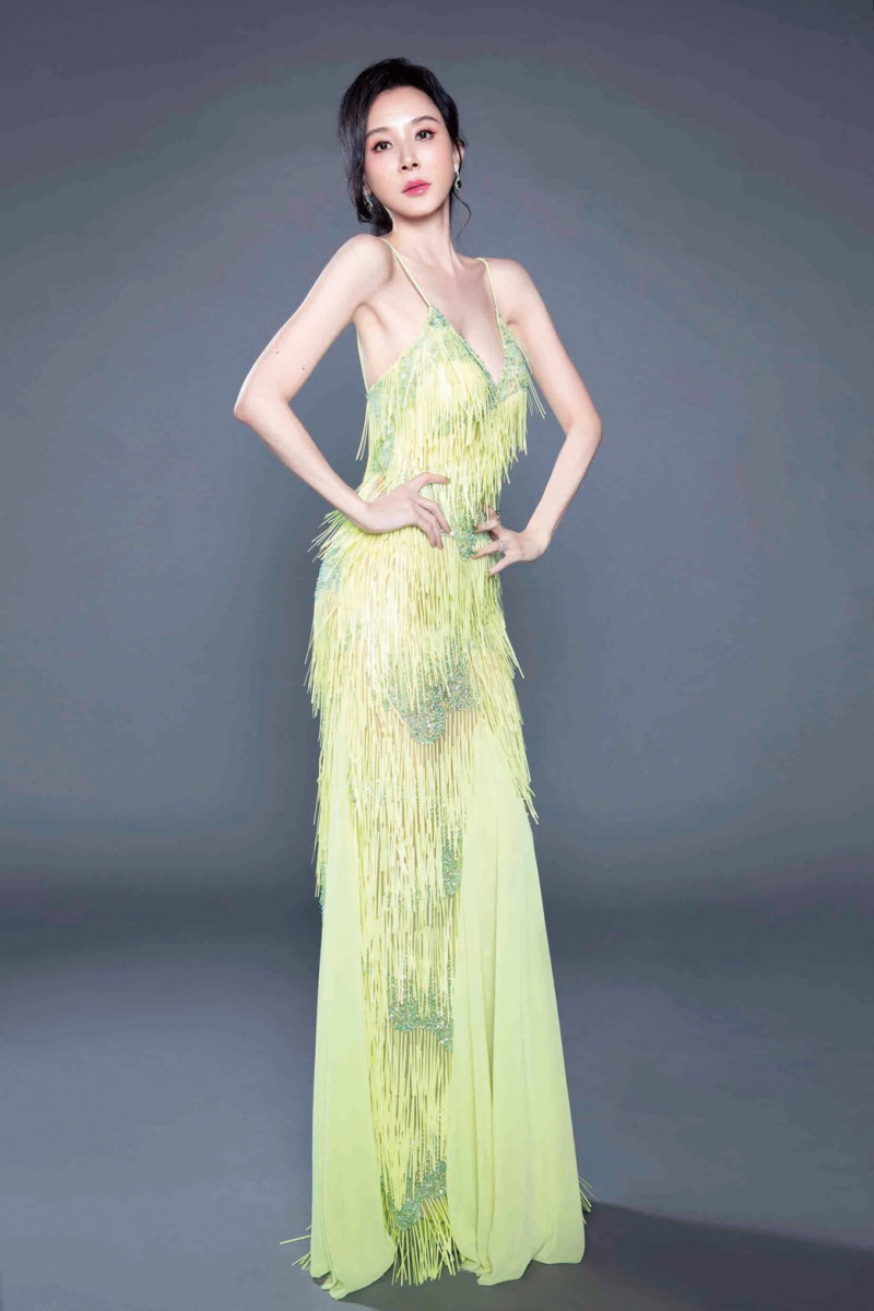 Tiêu Tường thực hiện bộ ảnh mới với mục đích từ thiện. Tiêu Tường thực hiện bộ ảnh mới với mục đích từ thiện.