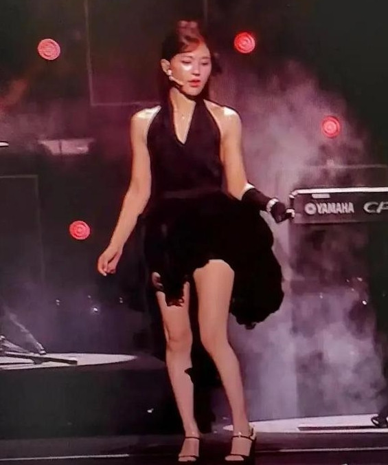 Hình ảnh thực tế ngoại hình Triệu Lộ Tư. Hình ảnh thực tế ngoại hình Triệu Lộ Tư.