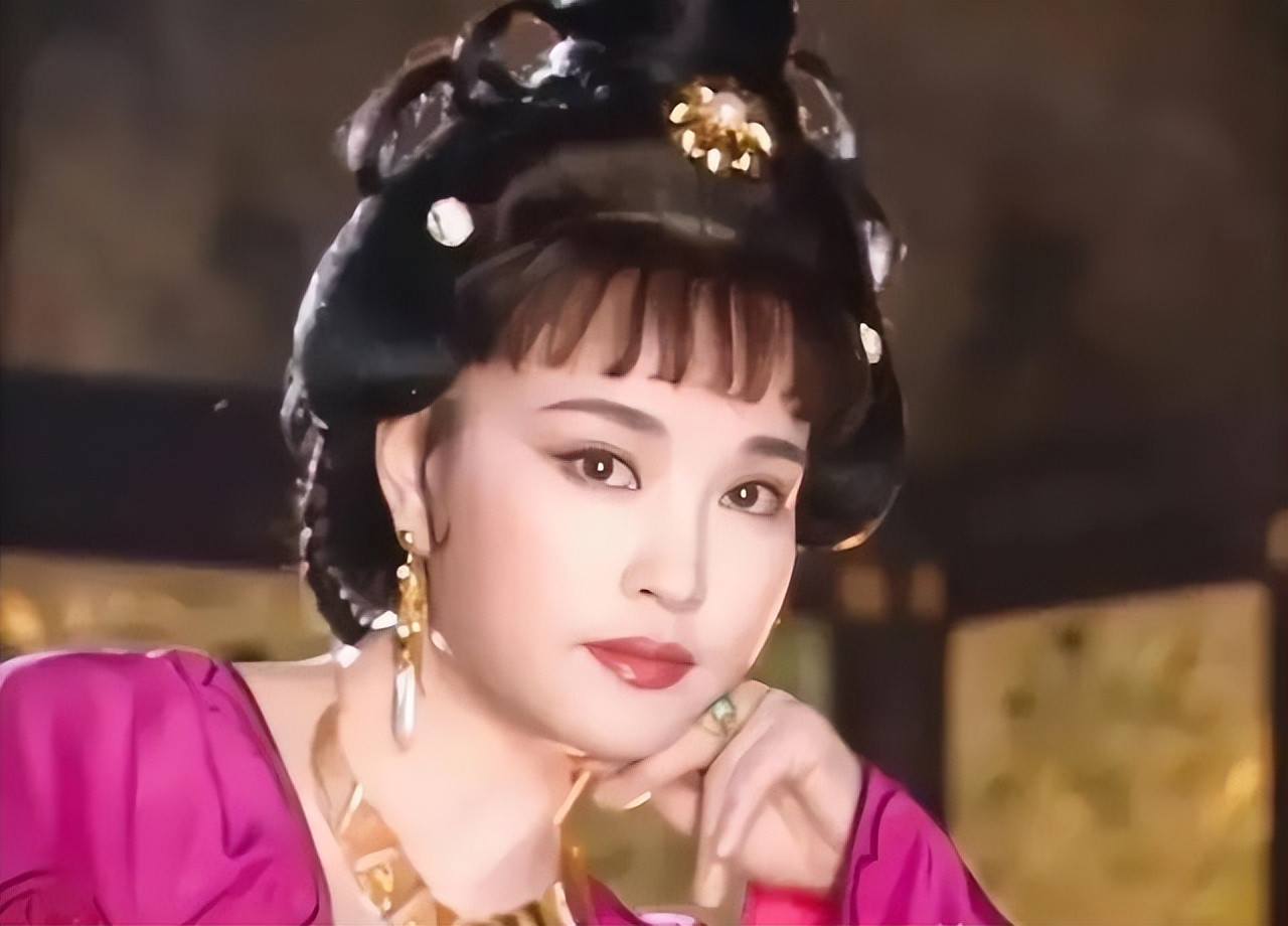 Lưu Hiểu Khánh là ngoại lệ của Hoa ngữ, một truyền kỳ của giới giải trí. Lưu Hiểu Khánh là ngoại lệ của Hoa ngữ, một truyền kỳ của giới giải trí.