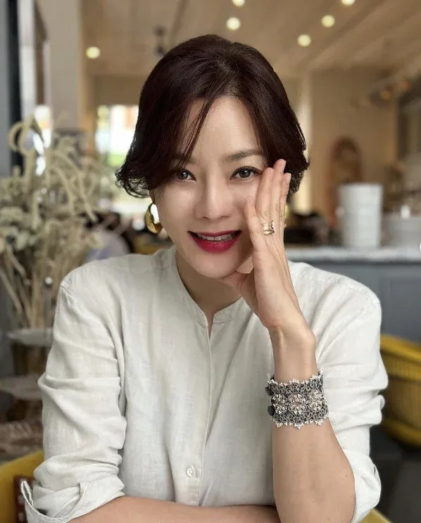 Nhan sắc của Chae Rim ở tuổi 45.
