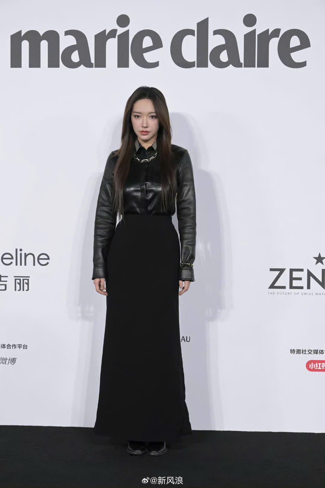 Nữ ca sĩ Trình Tiêu cũng được khen ngợi với bộ trang phục sang trọng, đúng chủ đề của sự kiện. Trình Tiêu vừa có vai diễn ấn tượng trong phim Đại mộng quy ly. Cô được khen diễn xuất tiến bộ, thể hiện động tác võ thuật đẹp mắt.