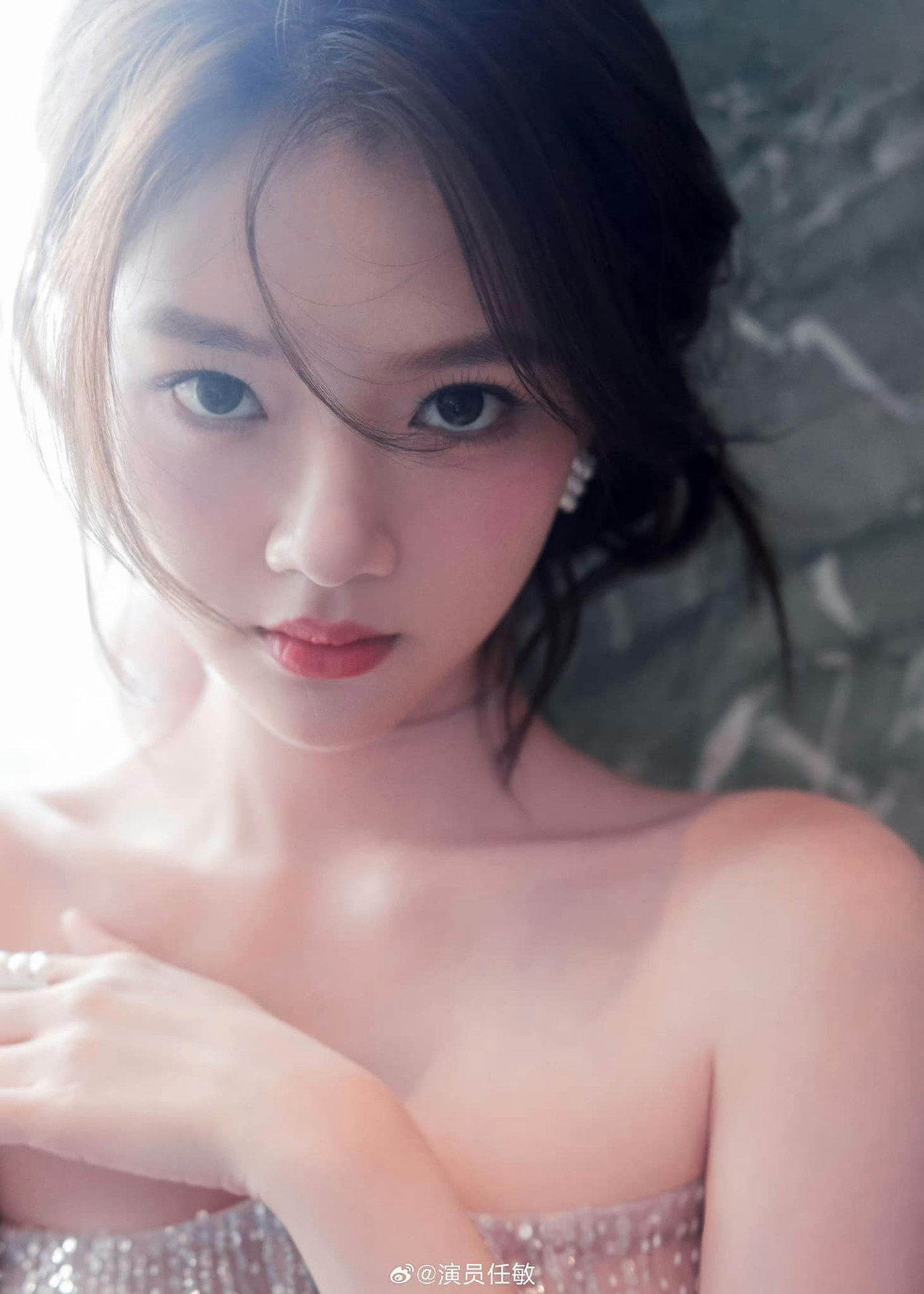 Nhậm Mẫn và những bức ảnh đã chỉnh sửa kỹ.