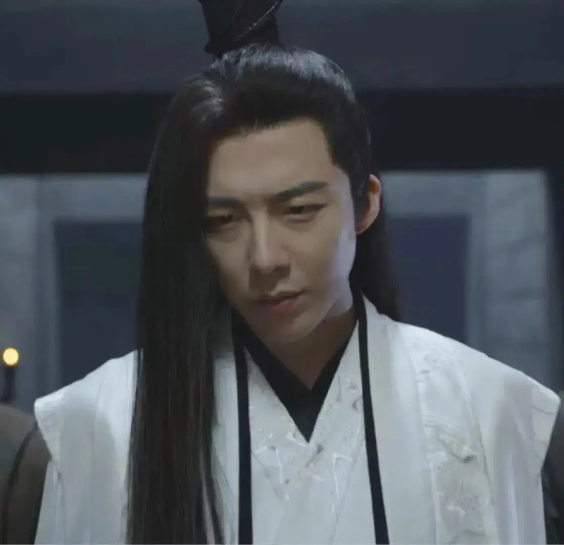 Anh không hợp với tạo hình cổ trang.