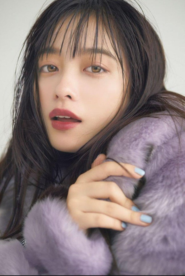 Hashimoto Kanna bị vạch trần tính cách thật là người có thái độ hống hách với nhân viên.