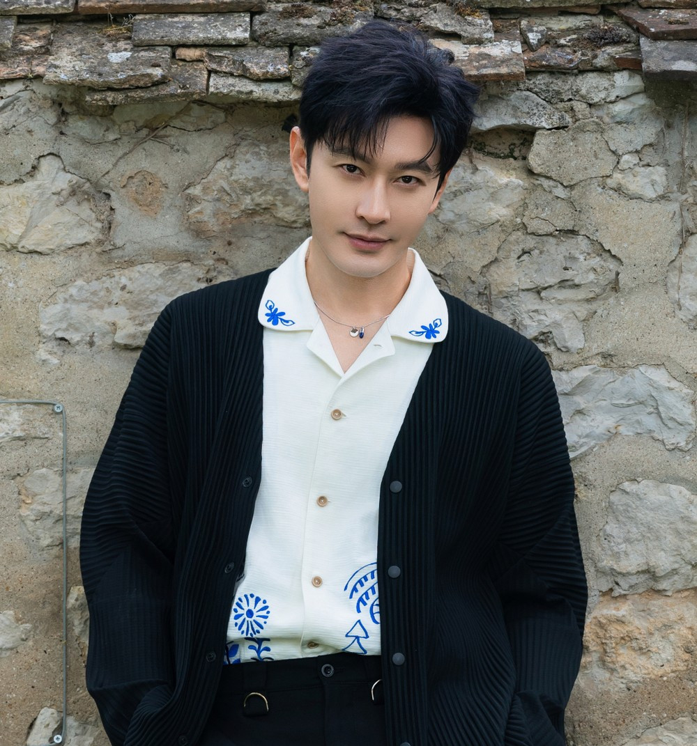 Có thông tin Huỳnh Hiểu Minh và Diệp Kha đã chia tay. Nam diễn viên chỉ chịu trách nhiệm với đứa con sắp sinh. Có thông tin Huỳnh Hiểu Minh và Diệp Kha đã chia tay. Nam diễn viên chỉ chịu trách nhiệm với đứa con sắp sinh.