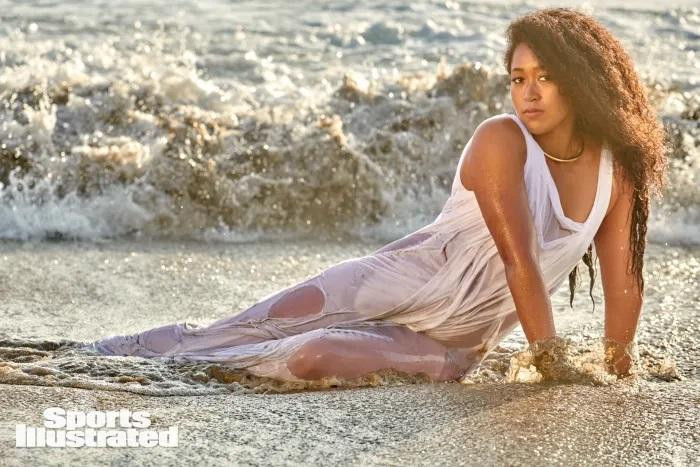 Trong một video phỏng vấn, Naomi cho biết, cảm giác như một giấc mơ khi được xuất hiện trên trang bìa SI Swimsuit 2021. &quot;Tôi tự hào là một phụ nữ đại diện cho cả Haiti và Nhật Bản. Tôi cảm thấy như nền tảng đa văn hóa đó hiện diện trong tất cả những việc tôi làm. Tôi cố gắng kết hợp điều đó vào mọi thứ, vì vậy hy vọng mọi người sẽ thấy điều đó&quot;, người đẹp trải lòng.