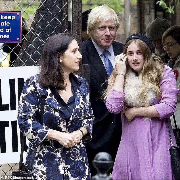 Lara Lettice Johnson là con gái của Thủ tướng Anh Boris Johnson.