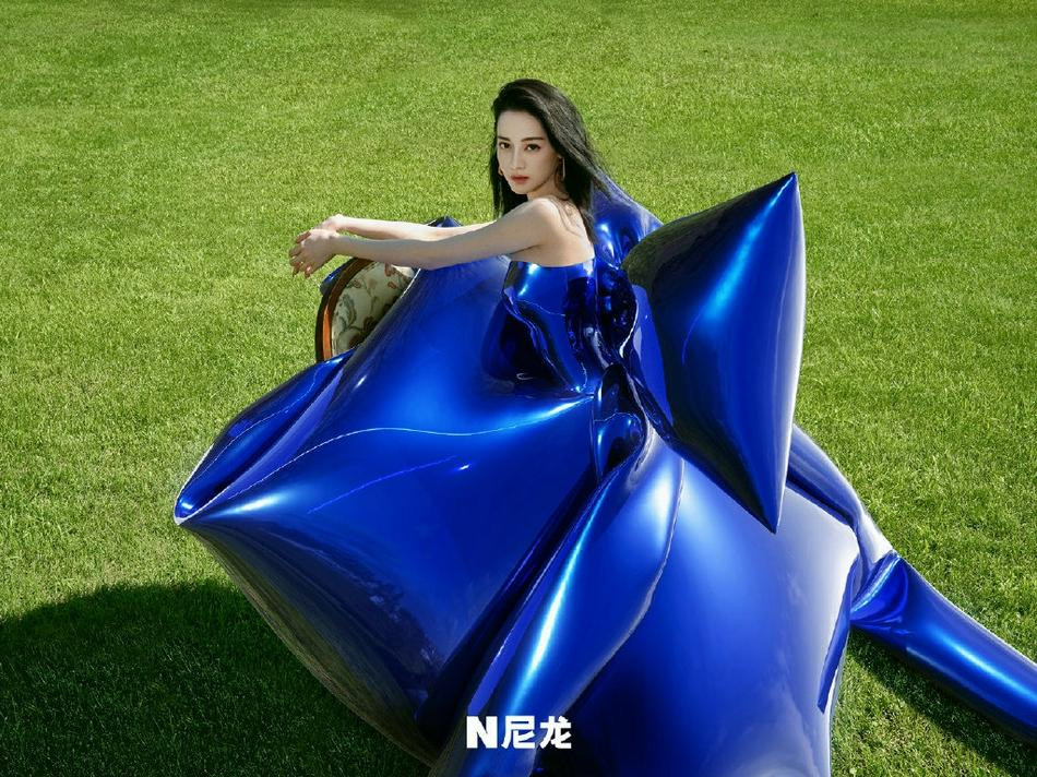 Nhiều dân mạng để lại nhận xét &quot;Nhiệt Ba quá đẹp&quot; ở phần bình luận.