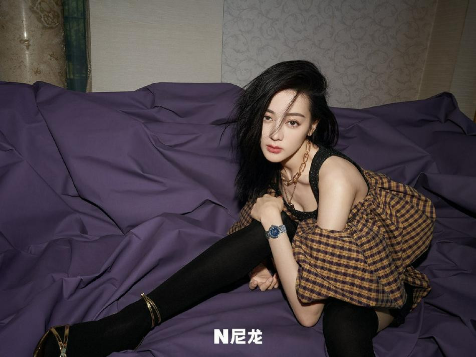 Vốn là nữ diễn viên sở hữu đường nét tinh tế với đôi mắt sâu, sống mũi cao và đôi môi nhỏ xinh.