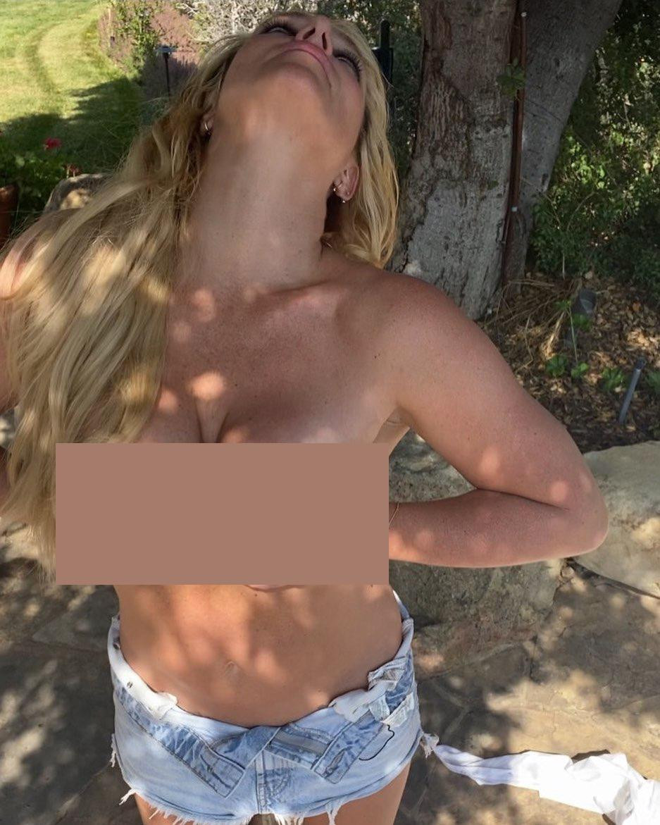 Ảnh bán khỏa thân mới của Britney Spears.