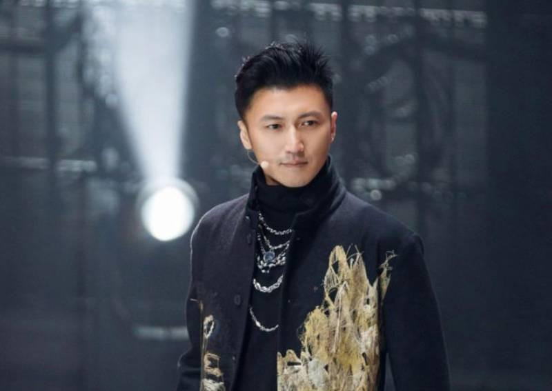 và Tạ Đình Phong và hơn 100 người nổi tiếng khác chung tay hỗ trợ vũng lũ Hà Nam, Trung Quốc.