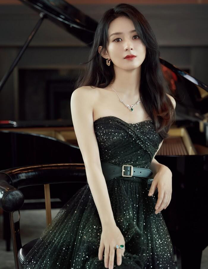 Triệu Lệ Dĩnh...