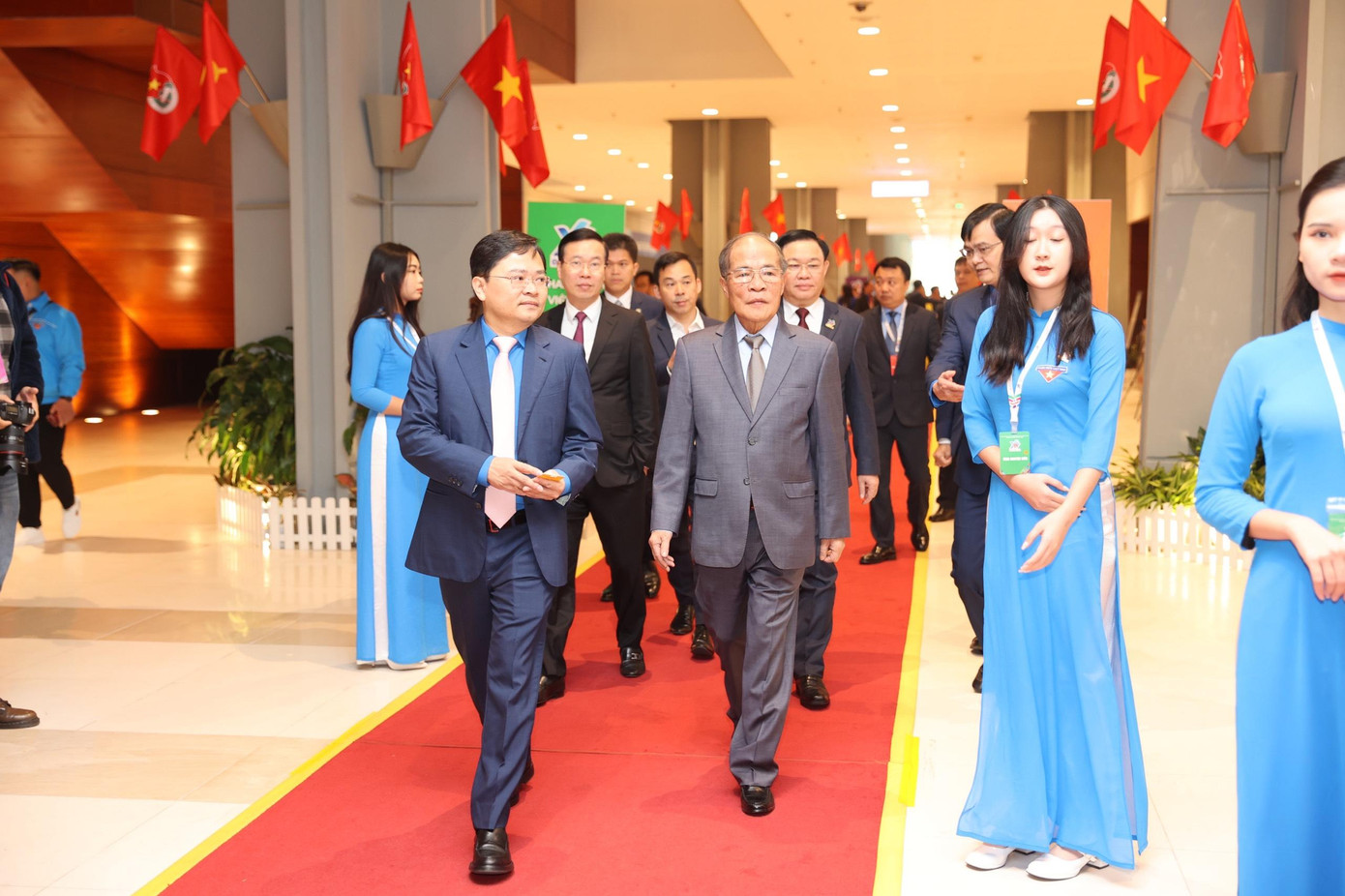 Nguyên Chủ tịch Quốc hội Nguyễn Sinh Hùng, Bí thư Tỉnh ủy Bắc Ninh Nguyễn Anh Tuấn dự đại hội