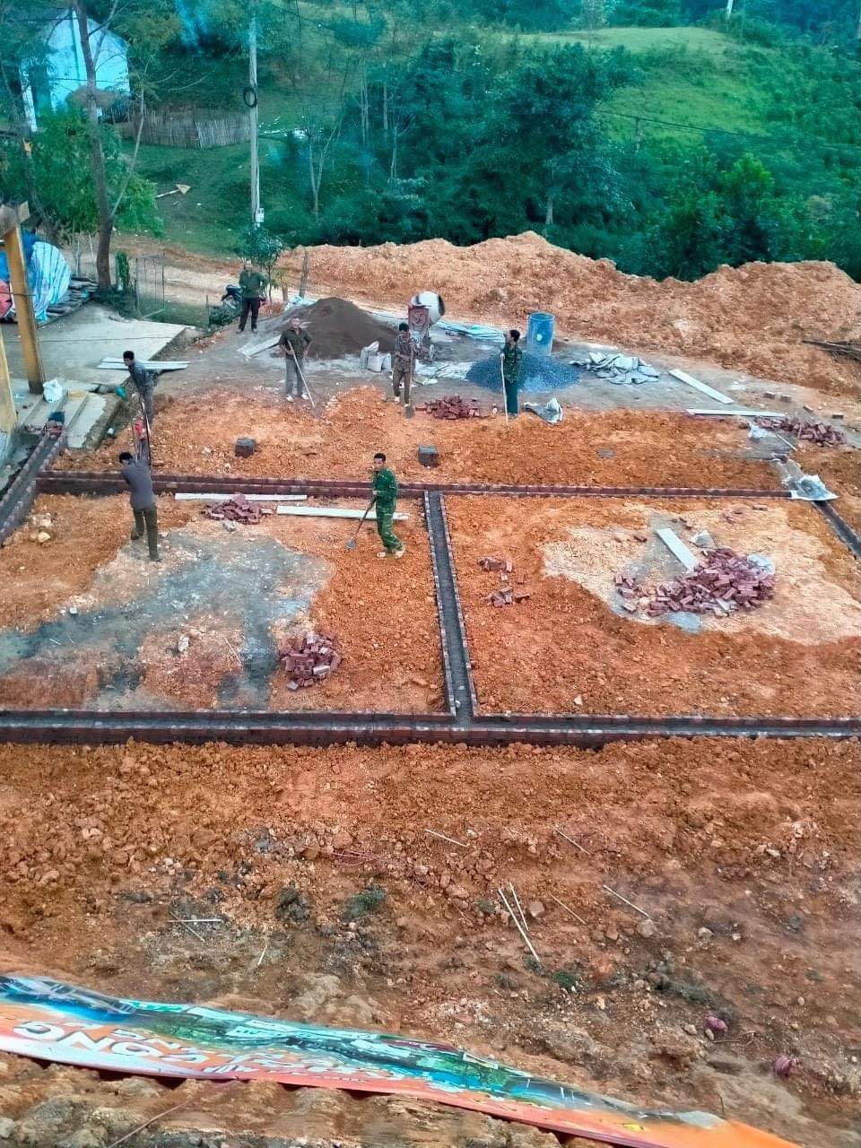 Nhóm thiện nguyện Khơi ấm mùa Đông chung tay chia sẻ những khó khăn với đồng bào vùng sâu hẻo lánh Nhóm thiện nguyện Khơi ấm mùa Đông chung tay chia sẻ những khó khăn với đồng bào vùng sâu hẻo lánh