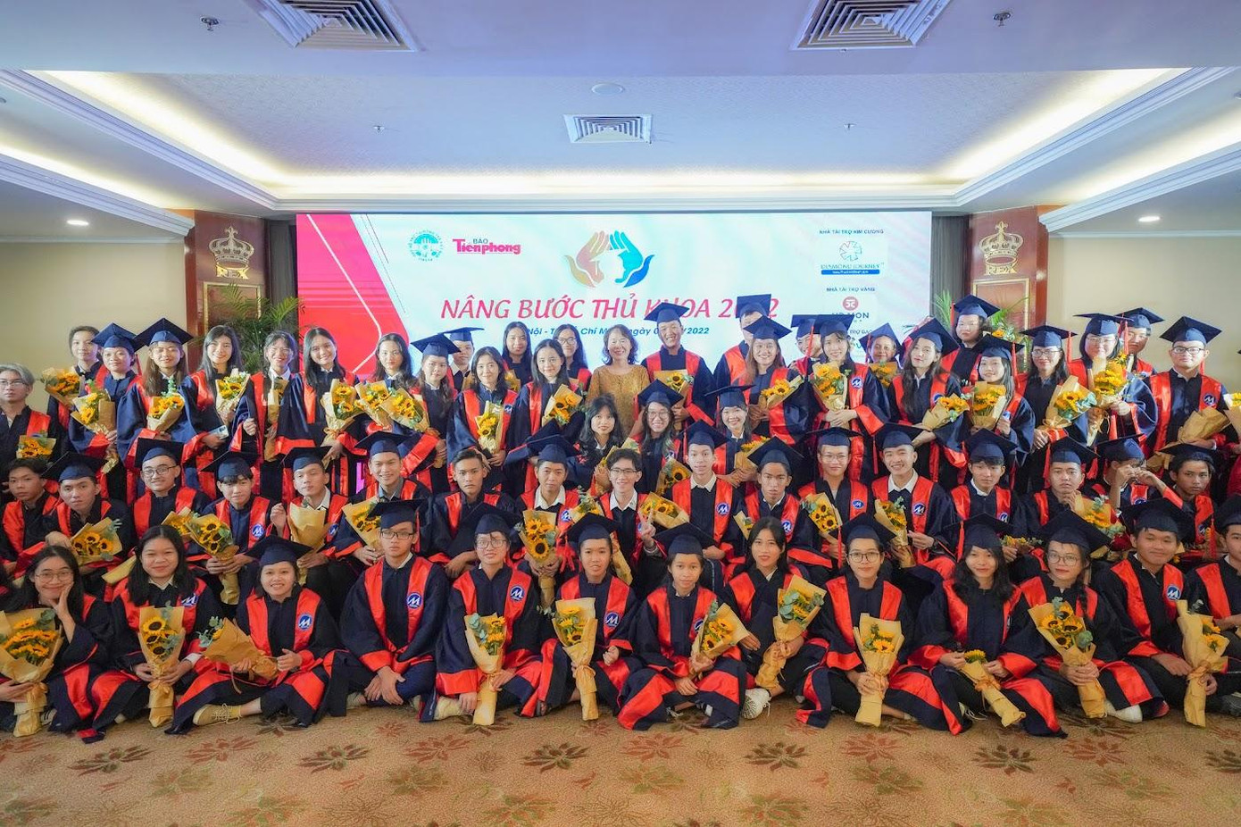 'Nâng bước Thủ khoa' năm 2022: Những câu chuyện chạm đến trái tim ảnh 53 'Nâng bước Thủ khoa' năm 2022: Những câu chuyện chạm đến trái tim ảnh 53