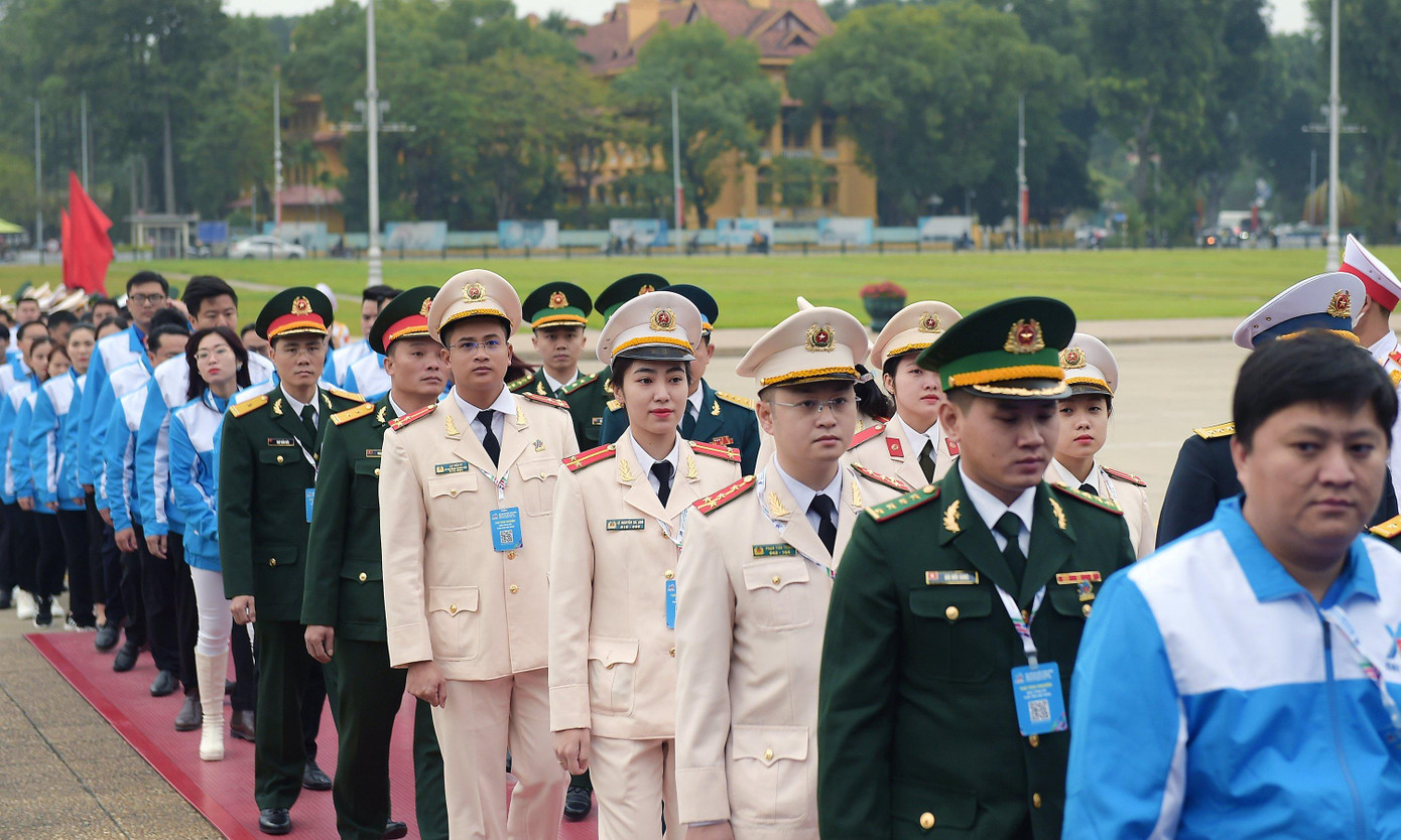 980 đại biểu tham dự Đại hội đại biểu toàn quốc Đoàn TNCS Hồ Chí Minh lần thứ XII vào Lăng viếng Chủ tịch Hồ Chí Minh 980 đại biểu tham dự Đại hội đại biểu toàn quốc Đoàn TNCS Hồ Chí Minh lần thứ XII vào Lăng viếng Chủ tịch Hồ Chí Minh