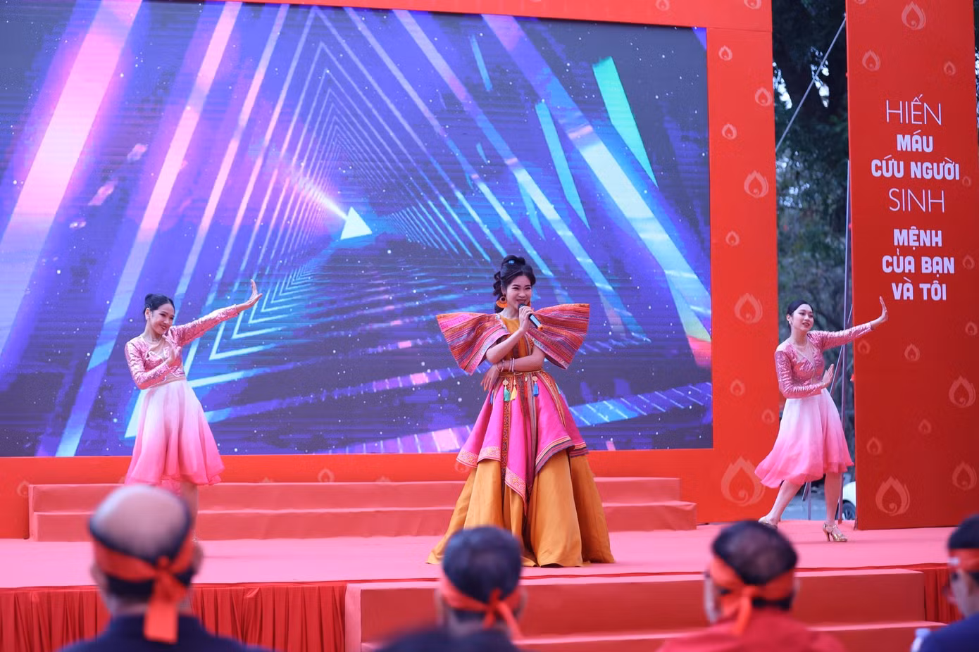 Chủ nhật Đỏ lần thứ XV - năm 2023: Giọt máu nghĩa tình ảnh 53