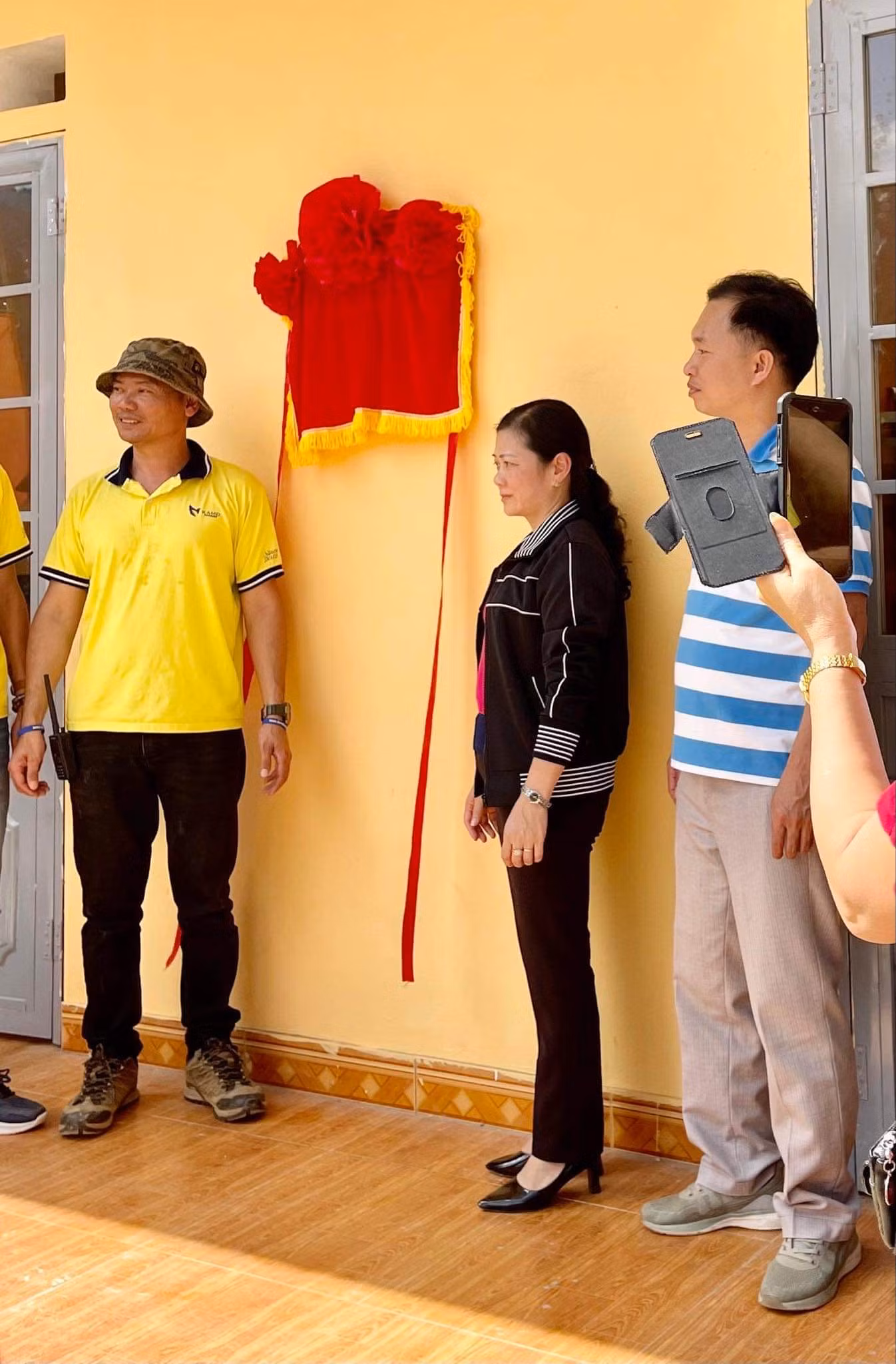Sau hơn 2 tháng khởi công và hoàn thiện, ngôi trường mới đã hình thành