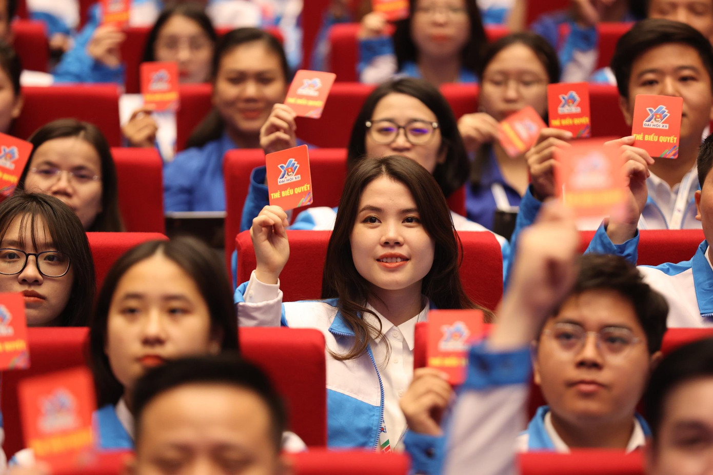 Đại hội biểu quyết bầu Đoàn Chủ tịch Đại hội gồm 19 đồng chí Đại hội biểu quyết bầu Đoàn Chủ tịch Đại hội gồm 19 đồng chí