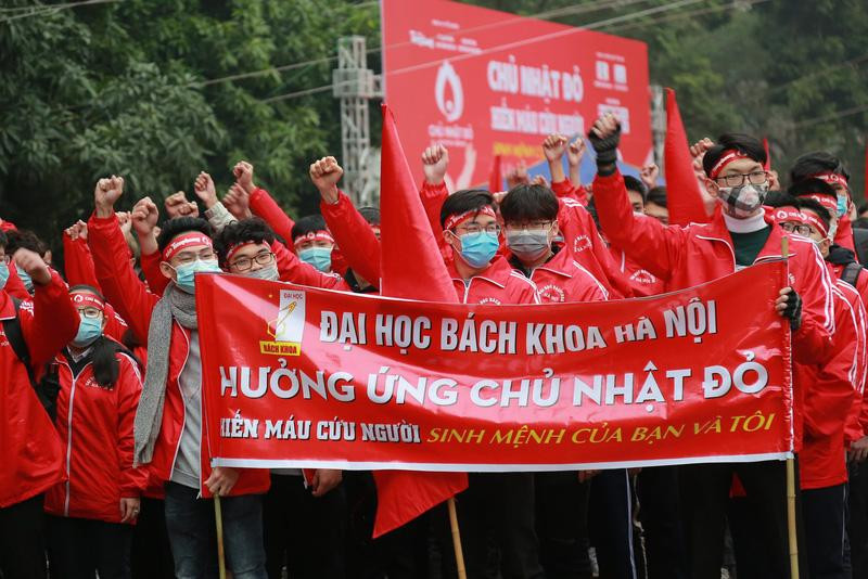 Sinh viên Đại học Bách khoa Hà Nội hưởng ứng Chủ nhật Đỏ Sinh viên Đại học Bách khoa Hà Nội hưởng ứng Chủ nhật Đỏ