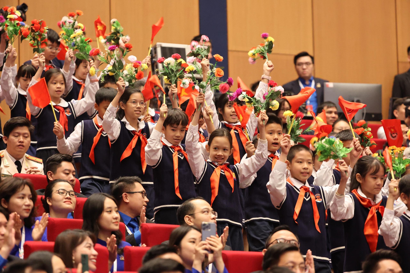 Đoàn thanh niên là Đoàn thanh niên tiên phong, tờ báo chính thống của Đoàn mang tên Tiền phong ảnh 46
