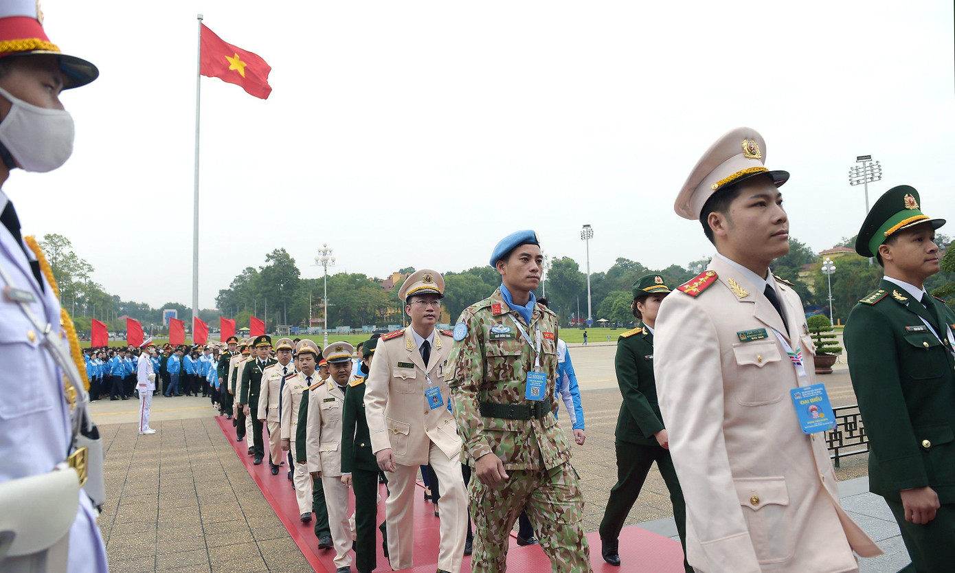 980 đại biểu tham dự Đại hội đại biểu toàn quốc Đoàn TNCS Hồ Chí Minh lần thứ XII vào Lăng viếng Chủ tịch Hồ Chí Minh 980 đại biểu tham dự Đại hội đại biểu toàn quốc Đoàn TNCS Hồ Chí Minh lần thứ XII vào Lăng viếng Chủ tịch Hồ Chí Minh