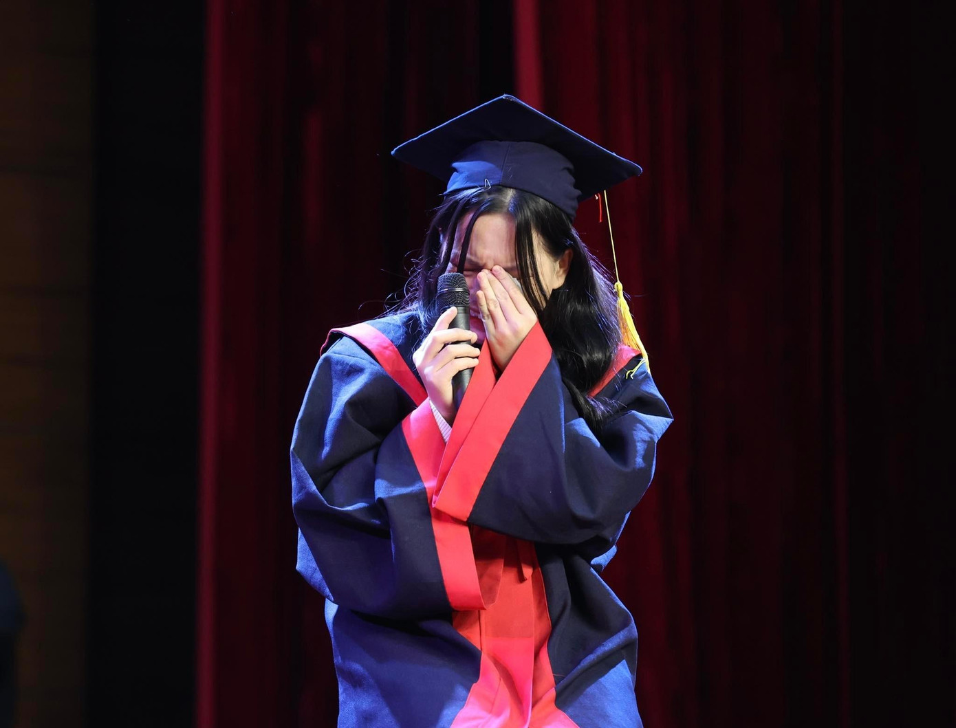 Sinh viên Bùi Nhật Thanh Sinh viên Bùi Nhật Thanh