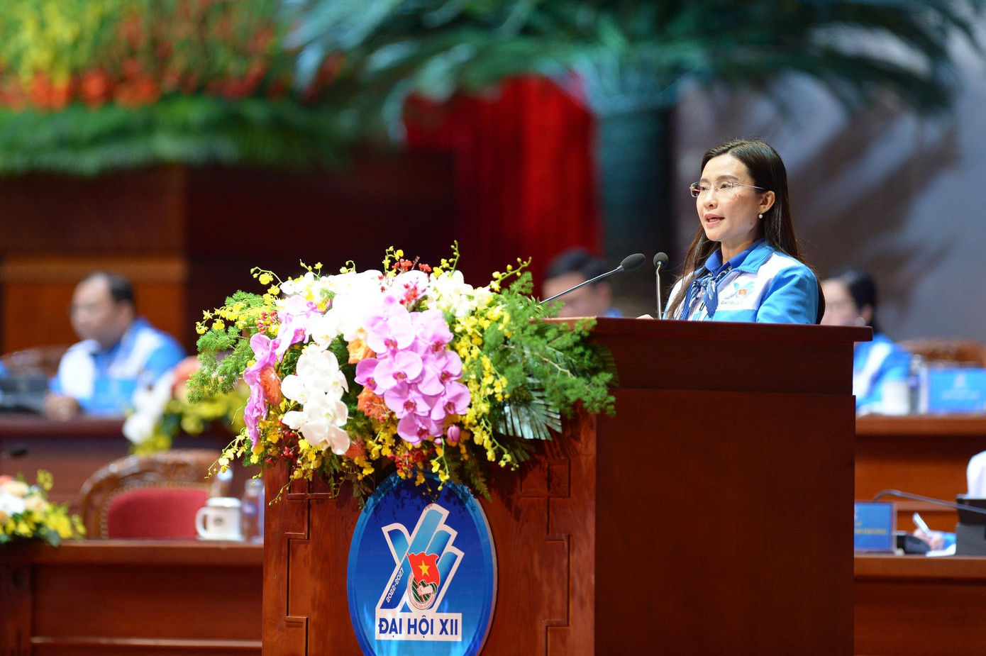 Chị Nguyễn Phạm Duy Trang, Bí thư Ban Chấp hành T.Ư Đoàn khóa XI, điều hành nội dung bầu Ban Thẩm tra tư cách đại biểu. Đại hội biểu quyết thông qua số lượng và danh sách Ban Thẩm tra tư cách đại biểu gồm 21 đồng chí. Chị Nguyễn Phạm Duy Trang, Bí thư Ban Chấp hành T.Ư Đoàn khóa XI, điều hành nội dung bầu Ban Thẩm tra tư cách đại biểu. Đại hội biểu quyết thông qua số lượng và danh sách Ban Thẩm tra tư cách đại biểu gồm 21 đồng chí.