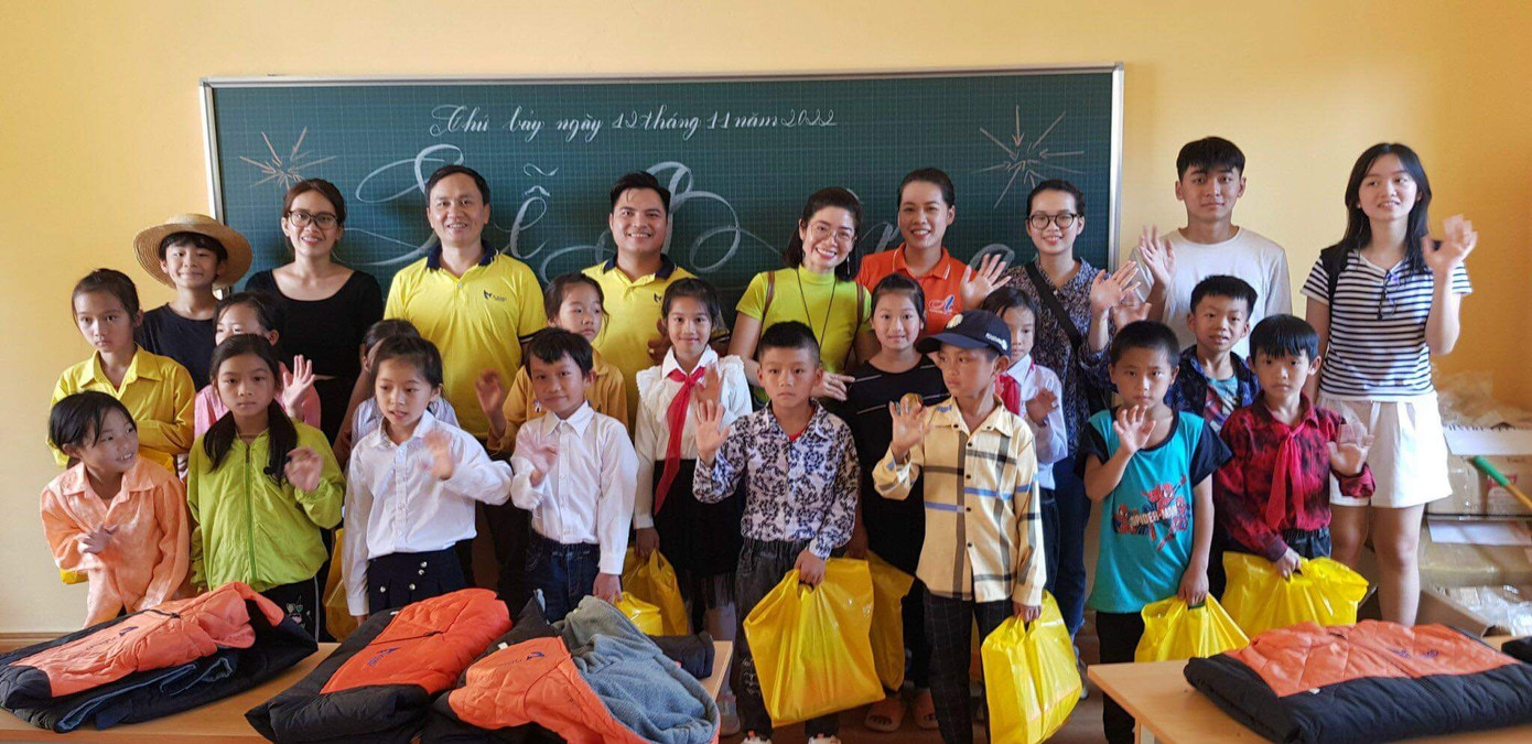 Hành trình khó quên của nhóm thiện nguyện Khơi ấm mùa Đông Hành trình khó quên của nhóm thiện nguyện Khơi ấm mùa Đông