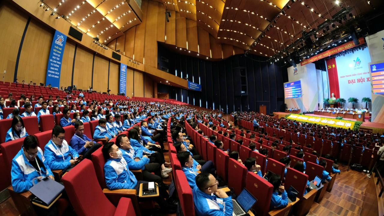 Đại biểu trẻ nhất là A Khuyến, sinh ngày 16/3/2007, học sinh trường PTDTNT THPT huyện Kon Plông, tỉnh Kon Tum. Đại biểu trẻ nhất là A Khuyến, sinh ngày 16/3/2007, học sinh trường PTDTNT THPT huyện Kon Plông, tỉnh Kon Tum.