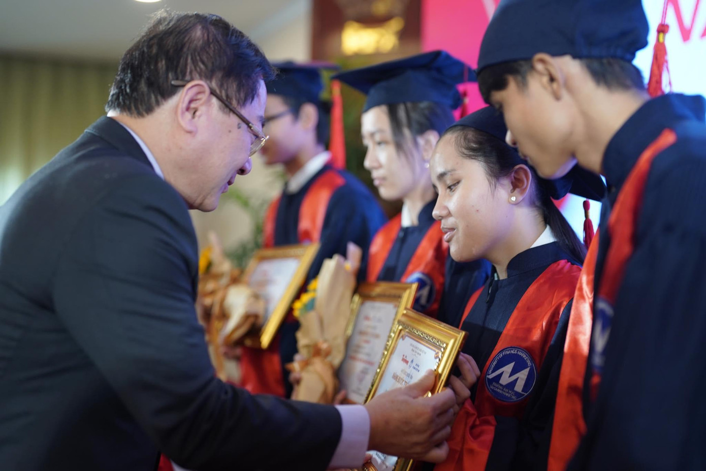 'Nâng bước Thủ khoa' năm 2022: Những câu chuyện chạm đến trái tim ảnh 48 'Nâng bước Thủ khoa' năm 2022: Những câu chuyện chạm đến trái tim ảnh 48